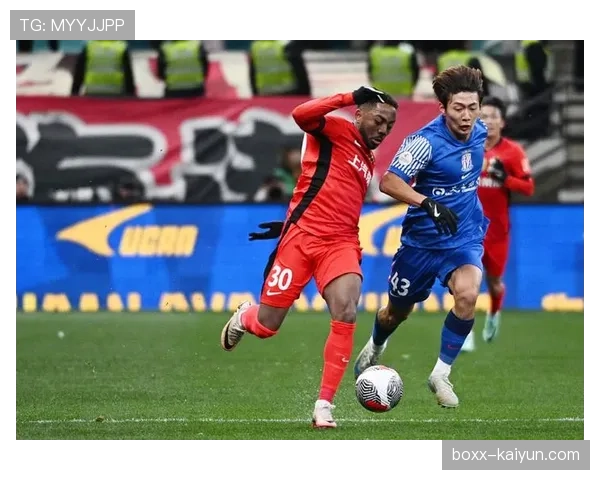 上海海港核心边锋加布里埃尔右膝髌骨肌腱断裂，恢复周期预计长达半年